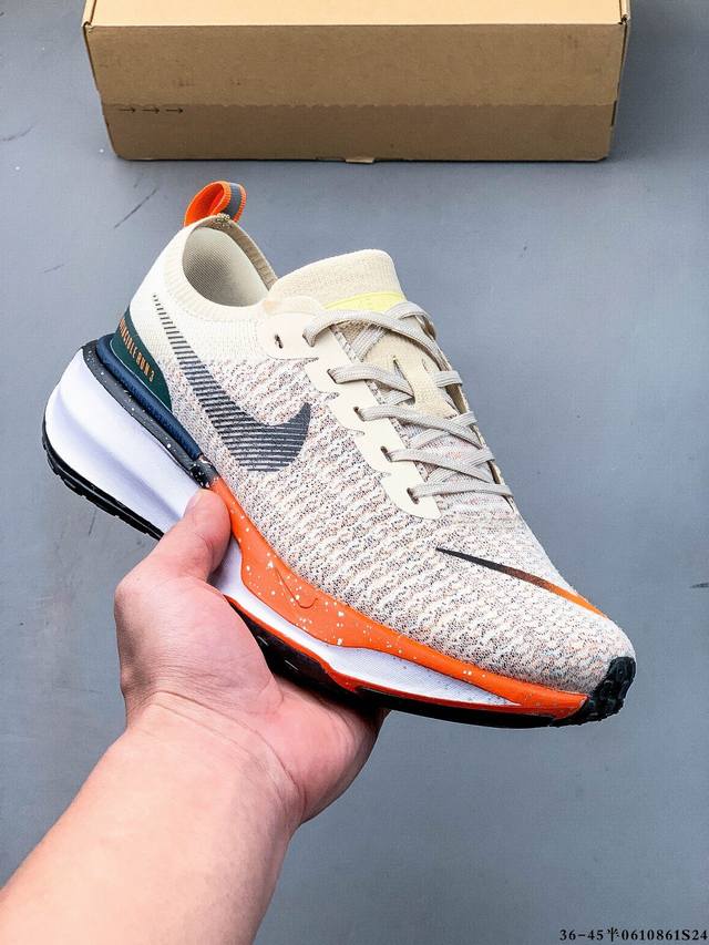 Nike Zoomx Invincible Run Fk 3机能风格 跑步鞋搭载柔软泡绵，在运动中为你塑就缓震脚感。设计灵感源自日常跑步者，提供稳固支撑力和非凡