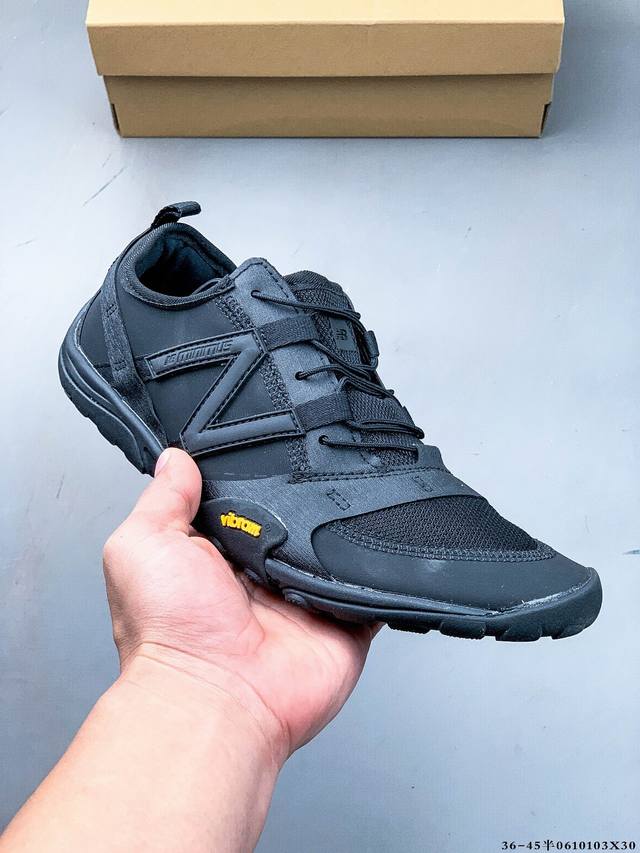 集图 Issey Miyake X New Balance Mt10Ov1三宅一生联名透气越野跑步鞋 此番联名鞋款的灵感源自感官身体和赤足运动的概念，New B