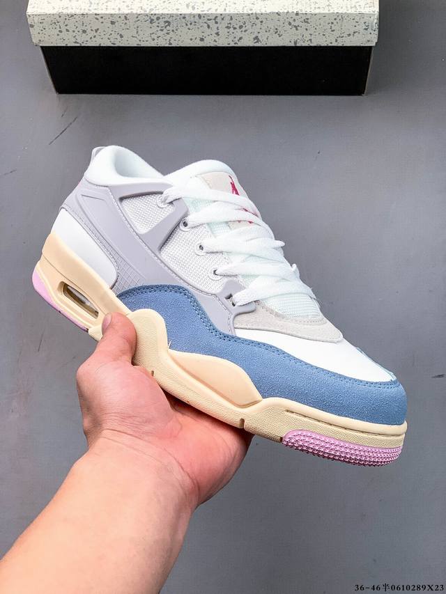 Air Jordan Aj4 Rm 重制版低帮复古篮球鞋 实拍首发 采用了低帮的设计 并保留了众多Aj4的经典元素 鞋身以皮革 麂皮材质拼接打造 Aj4经典的T