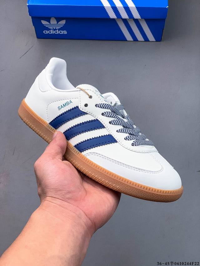 二层真标！Adidas Samba Og 经典鞋款 Adidas 近70年的经典Samba Og 修长的鞋楦,略微尖尖的鞋头,翻毛皮的鞋头拼接,这些我们都看得到