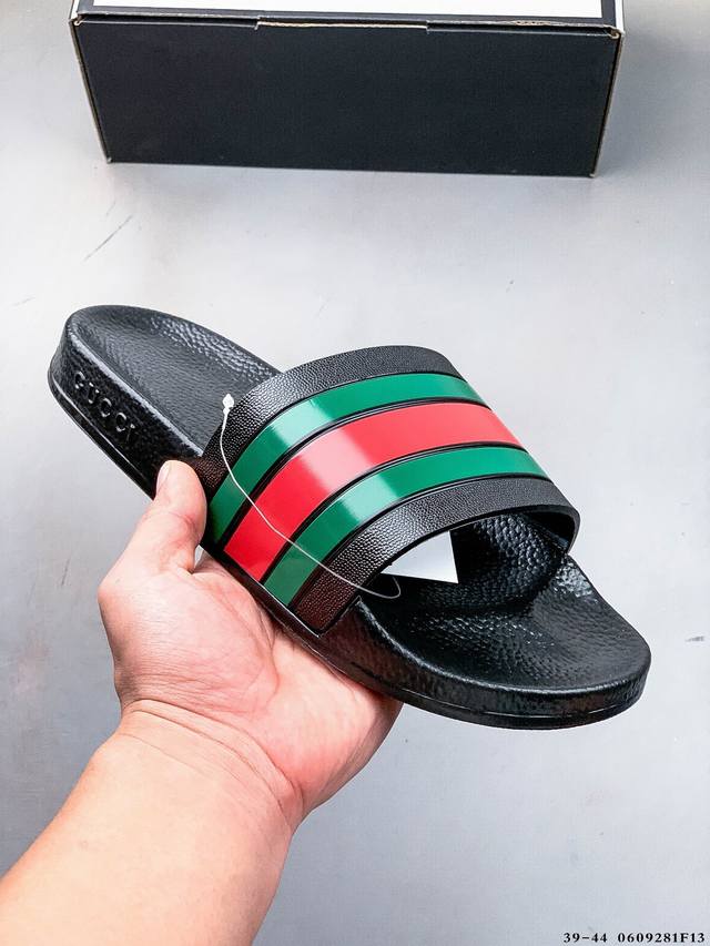 集图 古驰 Gucci 25夏季新款经典休闲百搭拖鞋 0609281F13