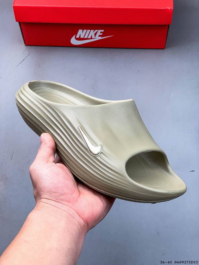 集图 Nike Reactx Rejuven8新款休闲凉鞋 采用质感柔软且出众回弹的 Reactx泡绵，缔造非凡舒适的日常穿着体验，助你保持活力。鞋面透气孔设计