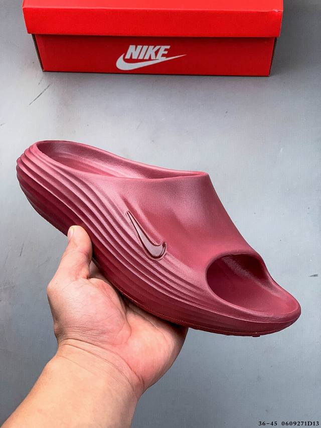 Nike Reactx Rejuven8新款休闲凉鞋 采用质感柔软且出众回弹的 Reactx泡绵，缔造非凡舒适的日常穿着体验，助你保持活力。鞋面透气孔设计，营造
