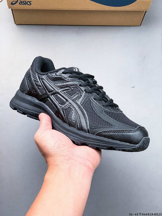 集图 Asics Jog S 亚瑟士限定款 轻量低帮防滑跑步鞋 鞋款面料使用网布增加透气性，鞋底纹路以越野跑鞋为灵感概念，增添潮流感。外观上也增加了科技感的时尚