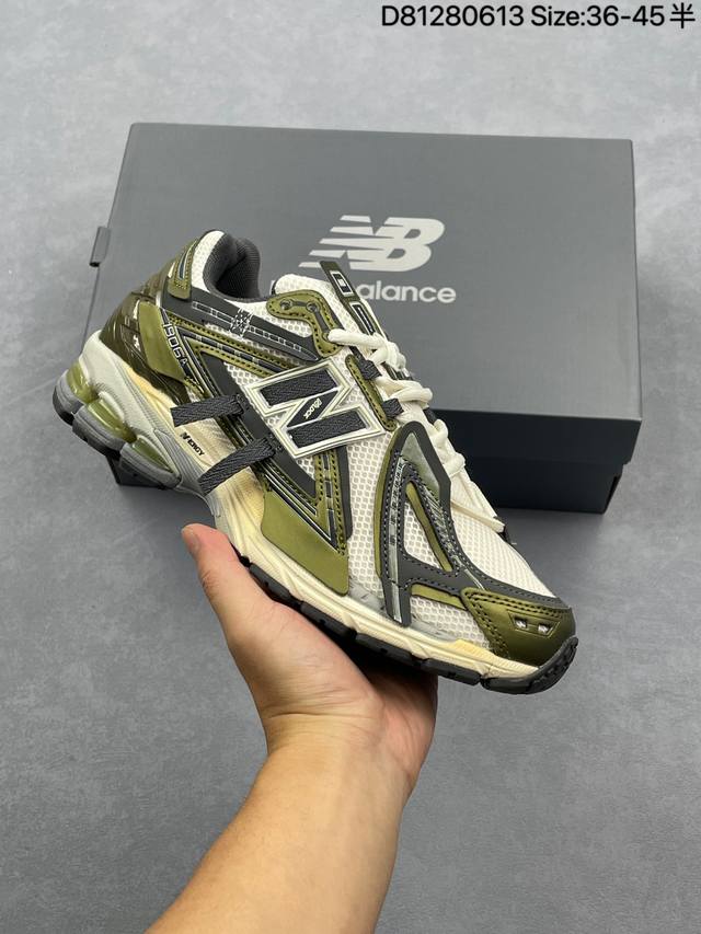 新百伦 New Balance M1906系列 复古运动鞋单品宝藏老爹鞋款。作为Nb最经典的档案鞋型之一，与 2一样，1906有着Nb最成熟的技术加持和复古款式