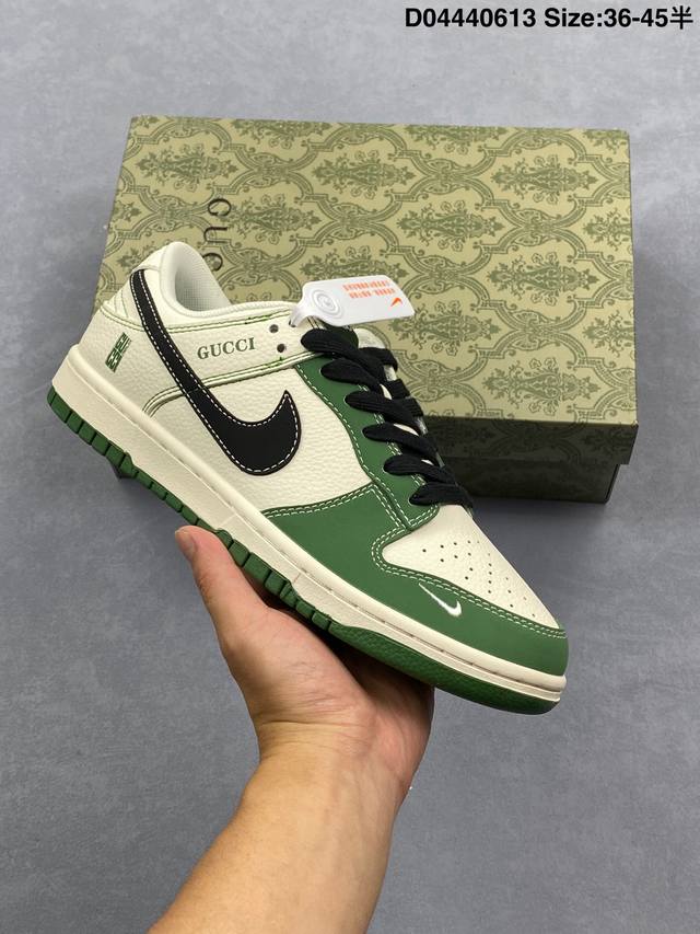 耐克Nike Dunk Low 板鞋 Sb系列 古驰 Gucci配色 经典百搭休闲运动板鞋加厚鞋舌的填充，使舒适性大大提升，同时也更方便穿脱中底部分则加入了脚感