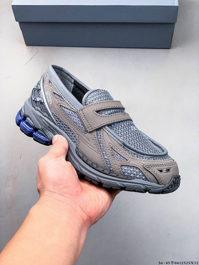 Junya Watanabe Manx New Balance 1906L乐福鞋 小牛皮 人造皮革混合拼接设计穿套式鞋舌有Logo贴花零钱夹层迷你Logo吊牌圆