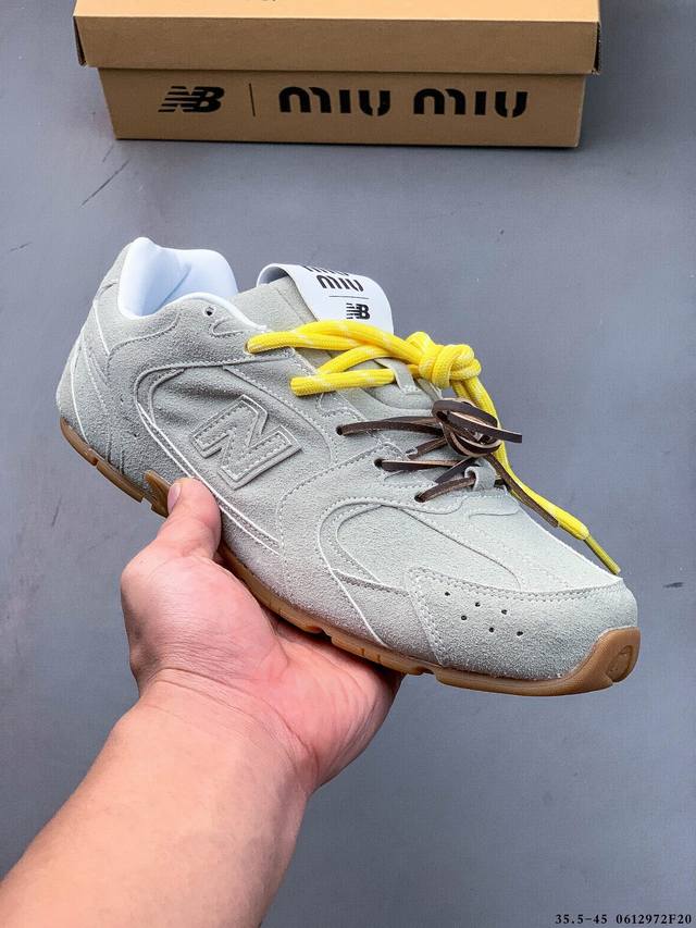 美拉德配色打造全新跨界合作，意大利奢侈品牌 缪缪Miumiu X Nb新百伦New Balance 530 Sl系列低帮经典复古休闲运动慢跑鞋 0612972F