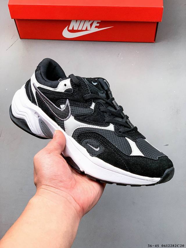 耐克 Nike Al8 夏季新款复古跑鞋老爹鞋 糅合刺绣耐克勾等复古元素，兼具时尚感与复古格调，舒适非凡。柔软鞋面结合透气网眼布与厚实版型，打造百搭运动风外观。