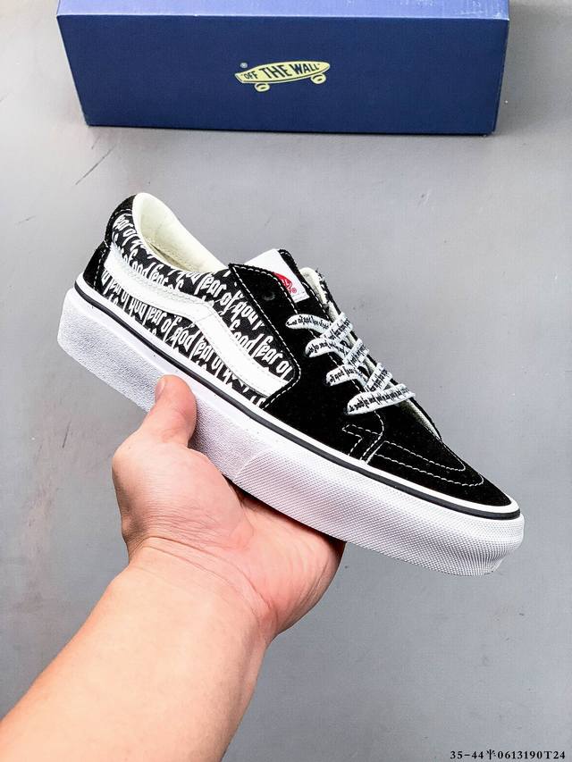 万斯 Vans Sk8-Low 复古低帮百搭休闲滑板鞋 Sk8-Low 作为 Sk8-Hi 的衍生鞋型，在保留鞋头、鞋带眼片、侧边条纹等各处细节的基础上，将 S