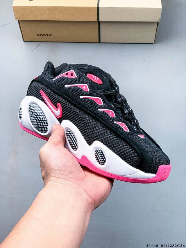集图 Nike Glide × Nocta 联名大眼睛运动休闲鞋 借鉴 Zoom Flight 95 设计，加入当代设计元素。鞋款融合“凸眼”和反光设计，塑就醒