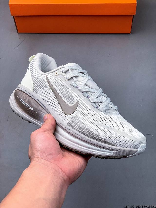 Nike Air Zoom Vomero 18 缓震透气休闲慢跑鞋 新版Vomero结合全新Zoomx和Reactx泡绵 提供双重缓震效果 铸就非凡迈步体验 0