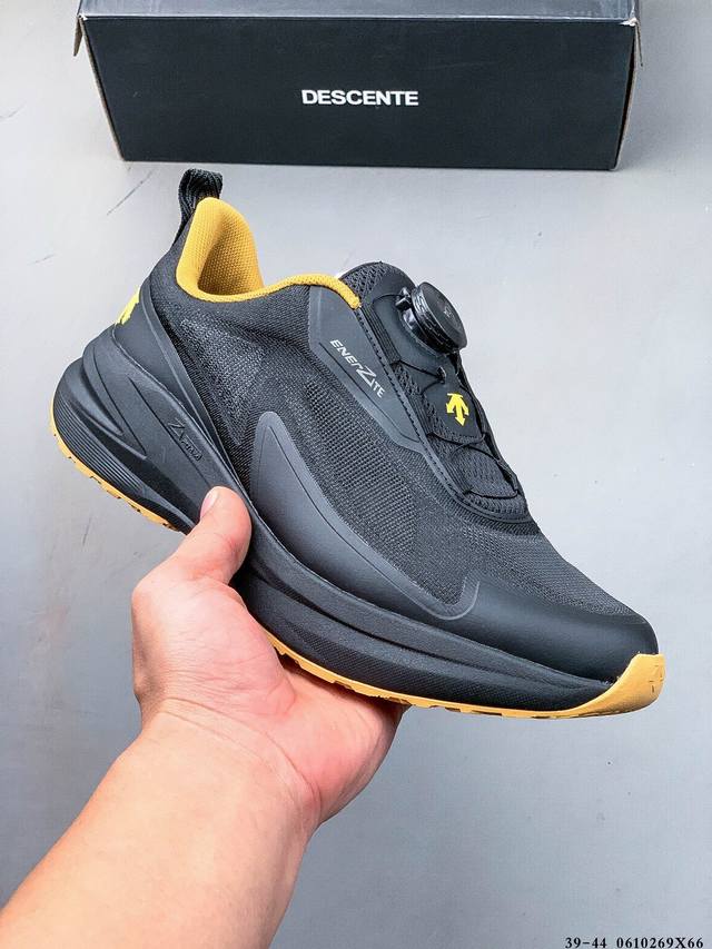 迪桑特Descente Levitateii 新款透气运动跑步鞋 官方同步上架 适合技术路线单日徒步穿着受到长途野外跑步鞋的启发 适合在变化的地形上进行快速轻快