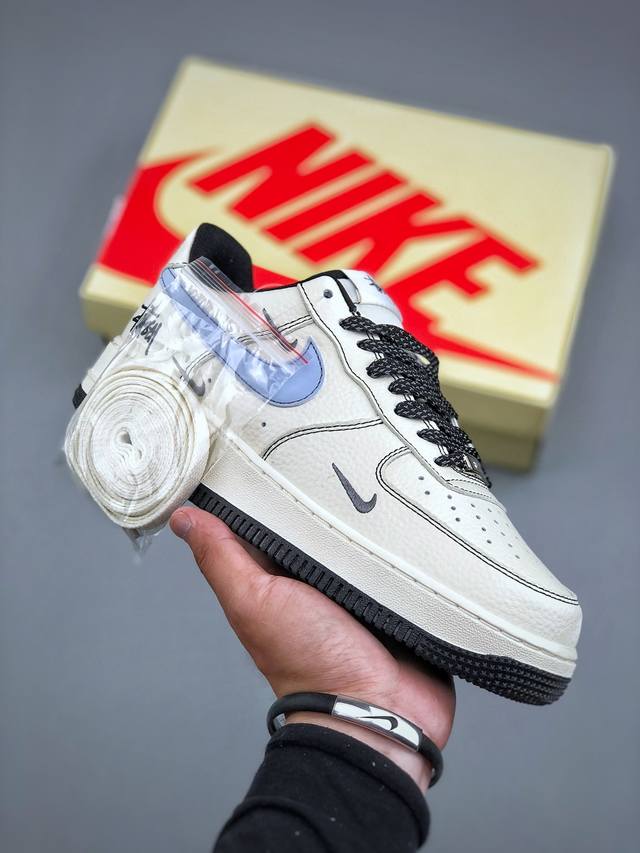 Nike Air Force 1 ‘07 Low “斯图西联名 刺绣小三勾”空军一号 低帮 运动鞋 休闲鞋 折边针车 工艺难度大 原楦头原纸板 原装鞋盒 定制五