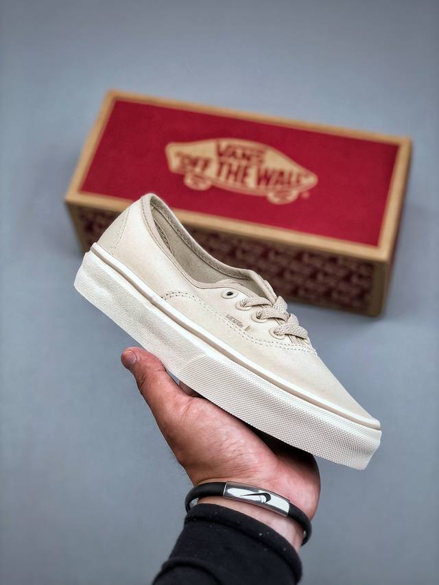 新款出货 Vans万斯 Authentic夏季经典鞋型学生小白鞋帆布鞋。炎炎夏日来上一双温柔的冰淇淋配色帆布鞋，简约、大气，旅游出行打卡拍照必备！ 货号:Vn0