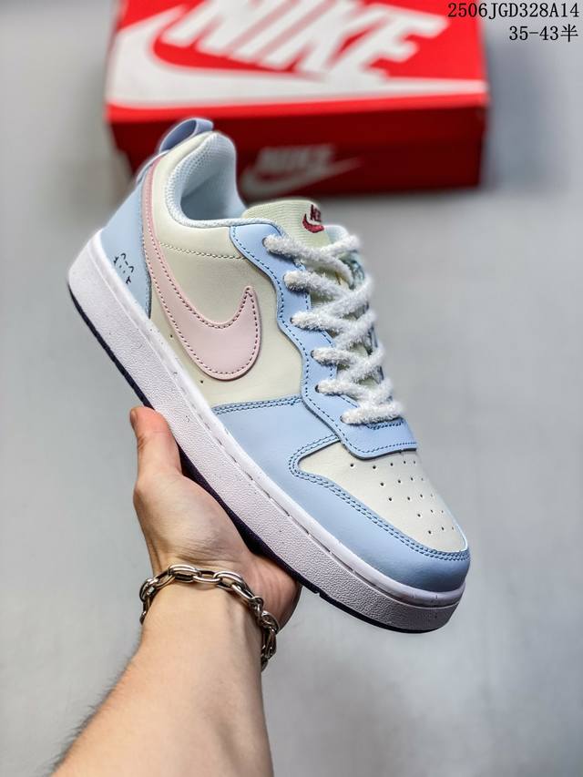 Nike Court Borough Low 低帮百搭透气休闲运动板鞋男女鞋 经典耐用的设计，兼顾舒适脚感和出众风范，演绎匠心之作。结构性的支撑贴合感结合复古篮