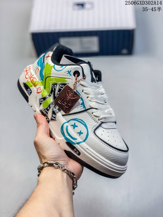 公司级Mlb Ny 印花网红老爹鞋 涂鸦恶作剧 内增高6Cm 原厂原档案数据开发 进口纳米材质 原厂全套手提袋 原盒雷射防伪标包装 官方货号: 3Asxca12