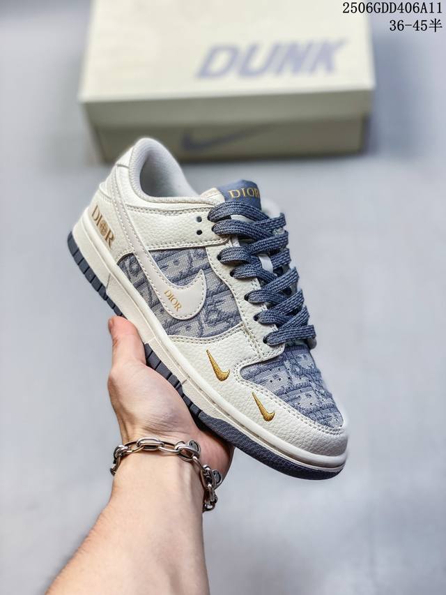 海外爆款限量发售！公司级 Nike Sb Dunk Low“斯图西联名 弹幕刺绣灰勾” 周年高端定制 低帮休闲板鞋 定制鞋盒 大厂纯原品质出货 超高清洁度 皮料