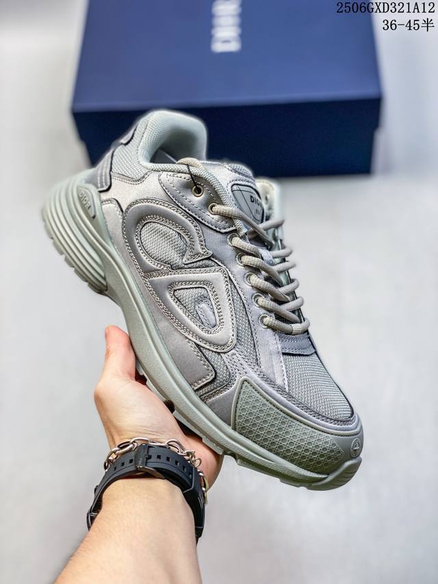 Nb 新百伦 New Balance Nb9060小象蹄男女款9060舒适百搭老爹鞋。全新 9060 款式将经典风格与现代设计融合到日常多功能性中。 9060