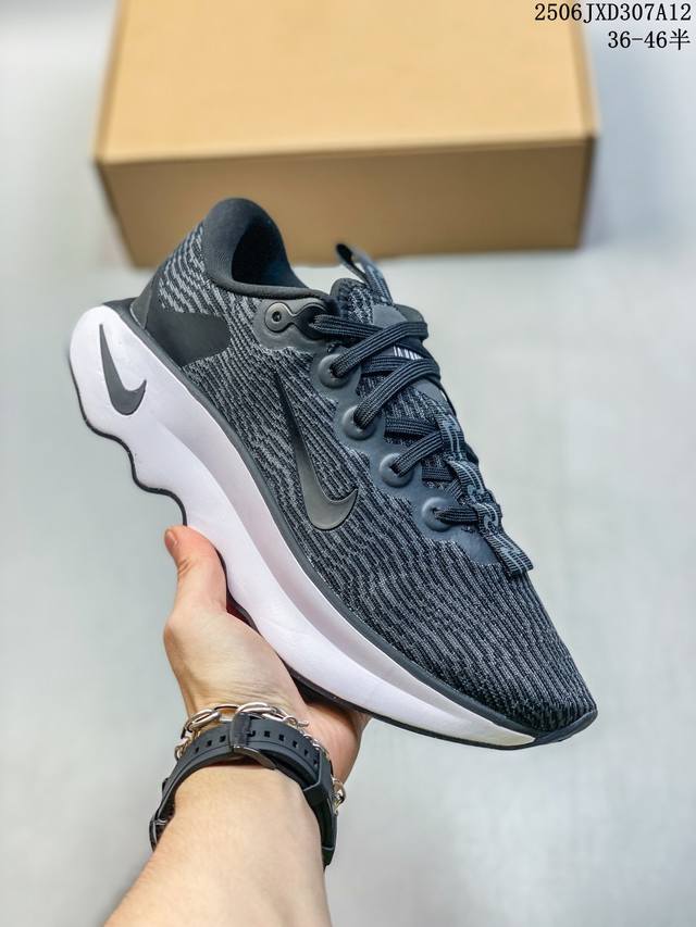 全新Lv路易威登Louis Vuitton Trainer Sneaker Low休闲运动文化百搭板鞋 货号：Dm 9 03517 Size：36-45带半码