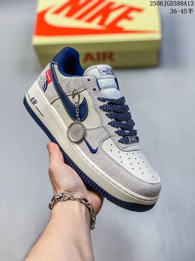 公司级耐克Nike Air Force 7 Lv8空军一号低帮百搭休闲运动板鞋。柔软、弹性十足的缓震性能和出色的中底设计，横跨复古与现代的外型结合，造就出风靡全