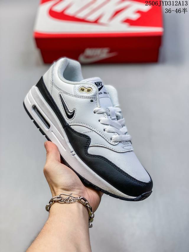 公司级真标带半码！ 耐克 Nike Air Max 1 初代复古气垫慢跑鞋 由Tinker Hatfeld和Mark Parker在1987年设计 灵感来自于巴