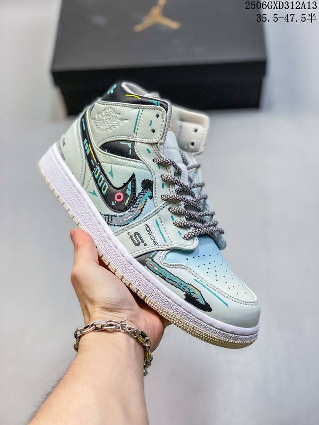 公司级带半码！ 耐克Nike Air Jordan 1 Mid“ Aj1 乔1代 乔丹一代 中邦粉蓝 蓝绿 黑白三色棉花糖经典复古文化休闲运动篮球鞋采用头层皮与
