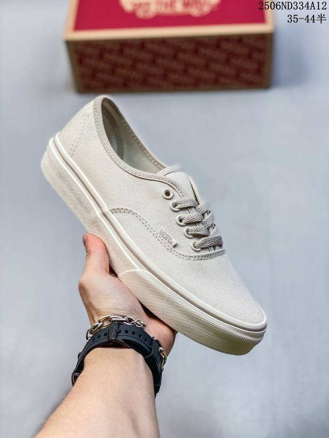 新款出货 Vans万斯 Authentic夏季经典鞋型学生小白鞋帆布鞋。炎炎夏日来上一双温柔的冰淇淋配色帆布鞋，简约、大气，旅游出行打卡拍照必备！ 货号:Vn0