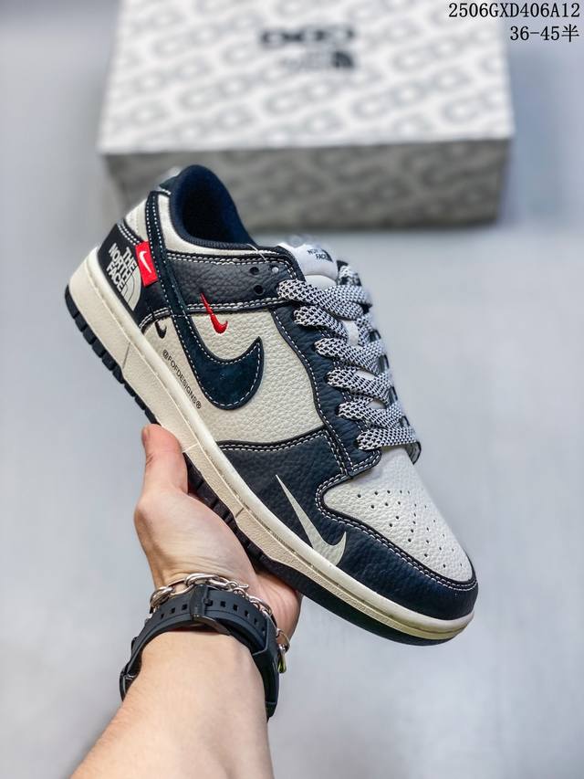 海外爆款限量发售！公司级 Nike Sb Dunk Low“北面联名-黑白黑勾黑勾” 周年高端定制 低帮休闲板鞋 定制鞋盒 大厂纯原品质出货 超高清洁度 皮料切