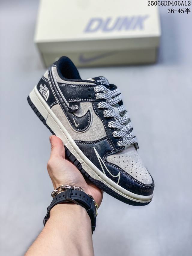 海外爆款限量发售！公司级 Nike Sb Dunk Low“北面系列 漆皮黑勾” 周年高端定制 低帮休闲板鞋 定制鞋盒 大厂纯原品质出货 超高清洁度 皮料切割干