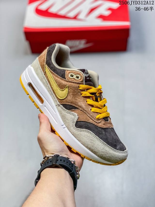 公司级真标带半码！ 耐克 Nike Air Max 1 初代复古气垫慢跑鞋 由Tinker Hatfeld和Mark Parker在1987年设计 灵感来自于巴