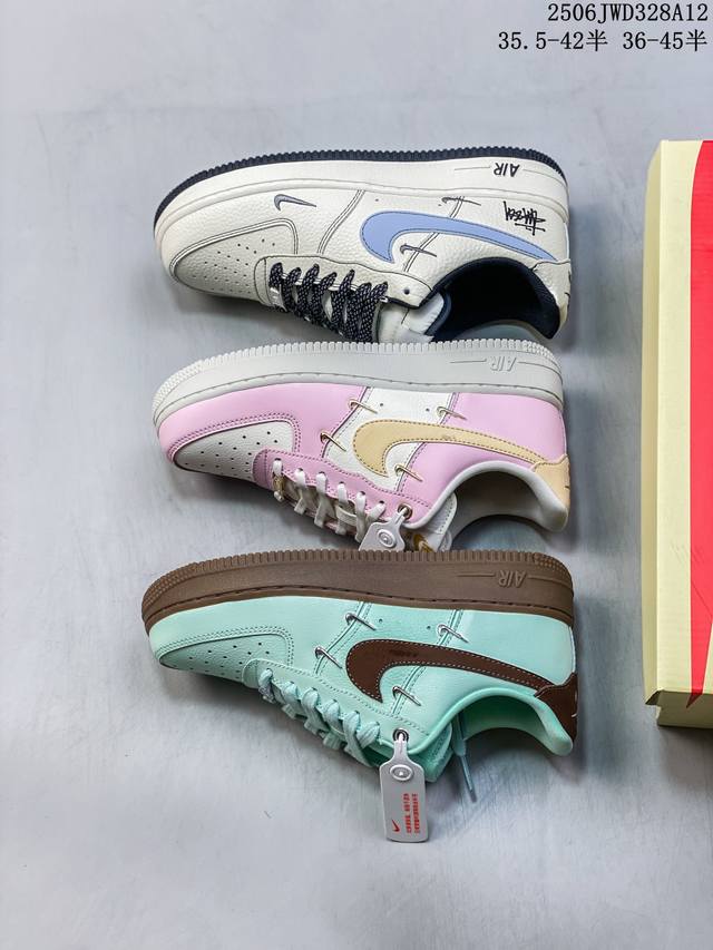 特价真标耐克Nike Air Force 1’07空军一号低帮百搭休闲运动板鞋。柔软、弹性十足的缓震性能和出色的中底设计，横跨复古与现代的外型结合，造就出风靡全