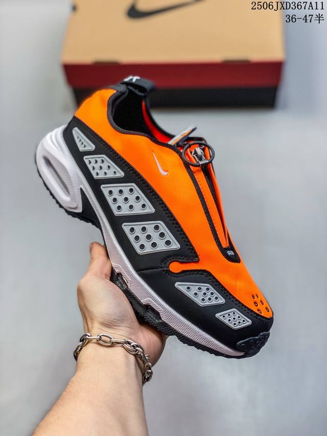 Nike Air Max Sunder Gore-Tex舒适百搭防滑耐磨 低帮跑步鞋，全掌的Air Max气垫，中底的泡棉还是挺软双层的鞋面，里面是透气的网面，