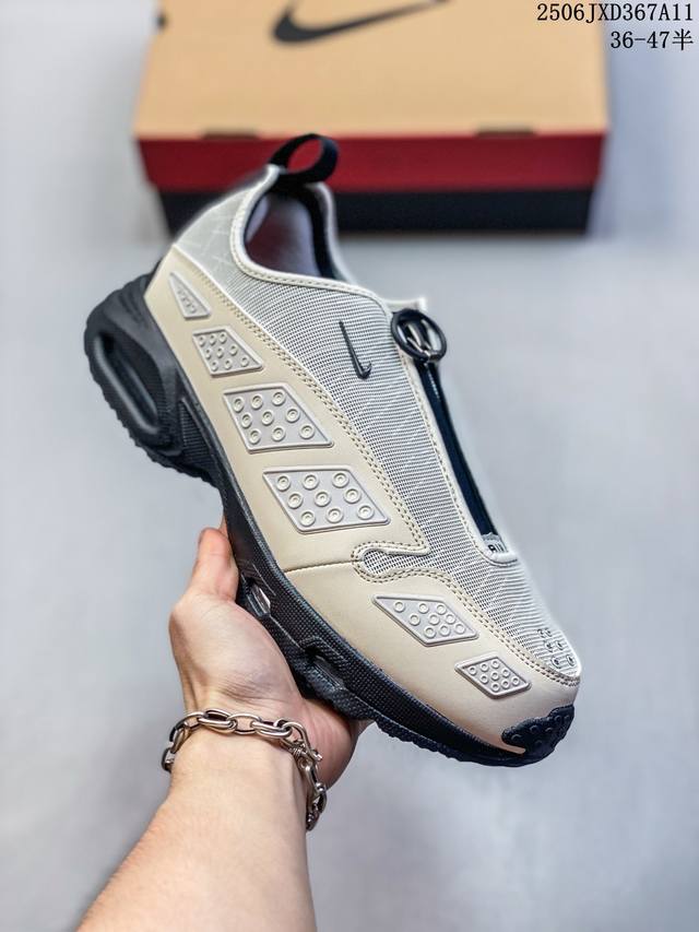 Nike Air Max Sunder Gore-Tex舒适百搭防滑耐磨 低帮跑步鞋，全掌的Air Max气垫，中底的泡棉还是挺软双层的鞋面，里面是透气的网面，