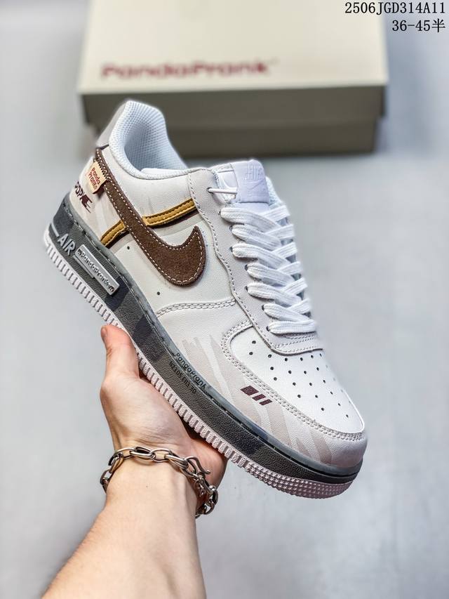简介：真标耐克 Nike Air Zoom Pegasus 37 登月 网面透气跑步鞋 兼顾迅疾外观和稳固脚感 后跟覆面和中足动态支撑巧妙融合 缔造稳定顺畅的迈