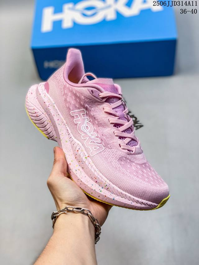 公司级Hoka One One Mach 6 低帮专业越野跑步鞋 实拍首发 相较于前几代Mafate包裹感更好 跟其他系列比起来更加舒适 鞋底防滑性能在下坡的石
