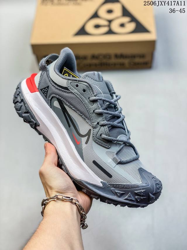 耐克 Nike Acg Mountain Fly Low Gtx Se 男女子运动鞋户外登山徒步鞋采用匠心设计，打造耐穿迅疾风格，让你在沙漠、峡谷和深山中探险时
