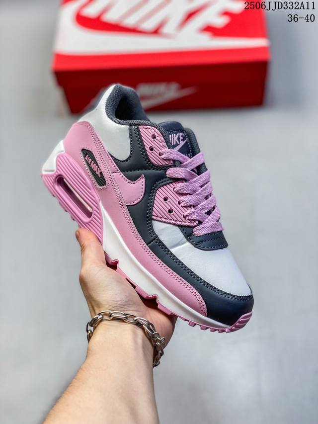 Nike耐克运动鞋男女鞋 Air Max 90 健身运动跑鞋休闲鞋 复古风十足！Air Max 90 作为 Nike 旗下最经典的鞋型之一，凭借着百搭的造型，获