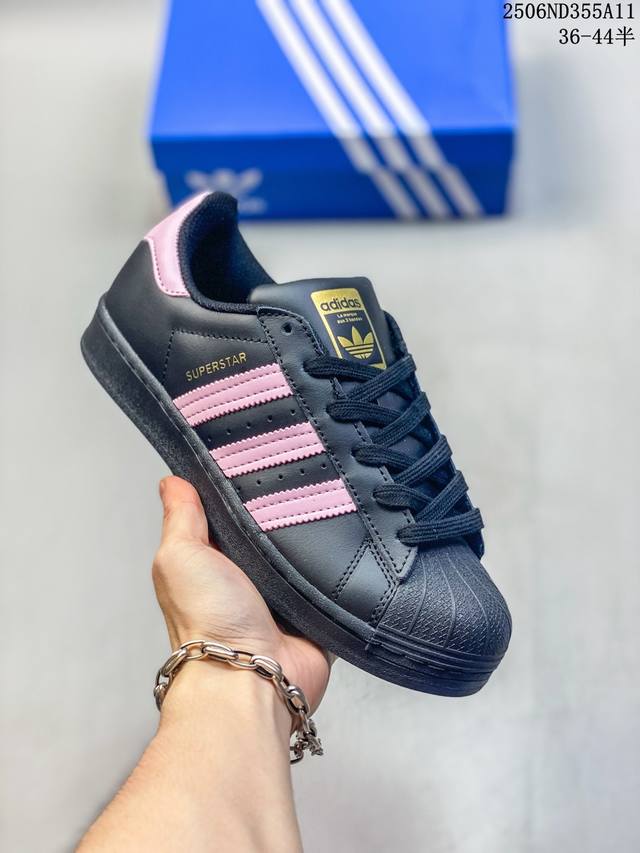 Ad Originals Superstar 经典复古贝壳头板鞋 Eg4959 诞生于1969年 是第一双将全皮面鞋 身与橡胶鞋头结合在一起的低帮篮球鞋 Sup