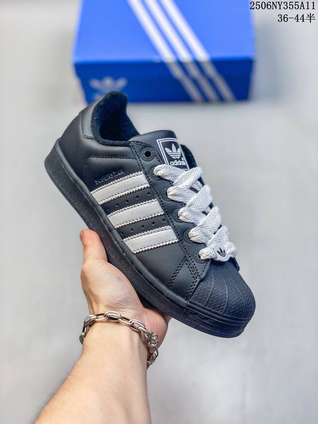 Ad Originals Superstar 经典复古贝壳头板鞋 Eg4959 诞生于1969年 是第一双将全皮面鞋 身与橡胶鞋头结合在一起的低帮篮球鞋 Sup