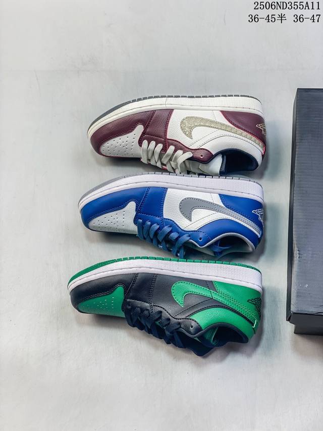 真标带半码 Air Jordan1 Low Aj1乔1低帮休闲板鞋 同步官方配色 原档冲孔鞋头 正确满胶鞋垫 四线拉帮 原厂织唛标 鞋舌高弹海绵填充。 Size
