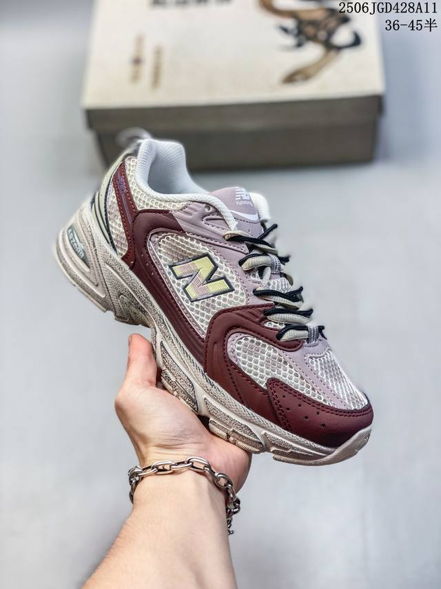 New Balance 530 复古跑鞋 这双鞋确实是Nb家经典复古款式之一，以全新科技诠释，成功打造530鞋款，鞋面在保持530基本线条和片层结构的同时，采用