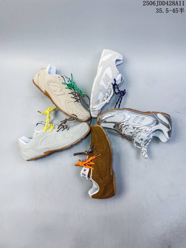 New Balance 530 复古跑鞋 这双鞋确实是Nb家经典复古款式之一，以全新科技诠释，成功打造530鞋款，鞋面在保持530基本线条和片层结构的同时，采用