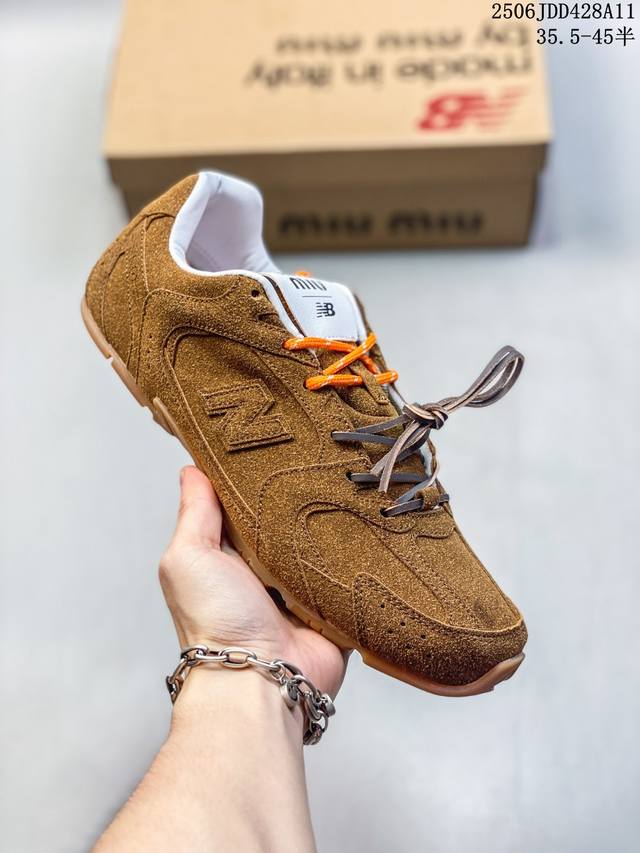 New Balance 530 复古跑鞋 这双鞋确实是Nb家经典复古款式之一，以全新科技诠释，成功打造530鞋款，鞋面在保持530基本线条和片层结构的同时，采用