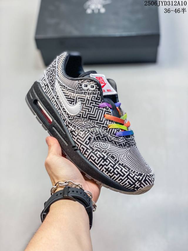 公司级真标带半码！ 耐克 Nike Air Max 1 初代复古气垫慢跑鞋 由Tinker Hatfeld和Mark Parker在1987年设计 灵感来自于巴