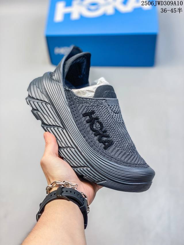 Hoka 霍卡 男女鞋真标半码制，升级原楦原纸版开发版型，采用飞织袜式极简针织科技鞋面材质，内嵌加厚Pu减震鞋垫，外置轻量橡胶化高弹Eva缓震大底极佳舒适穿搭利