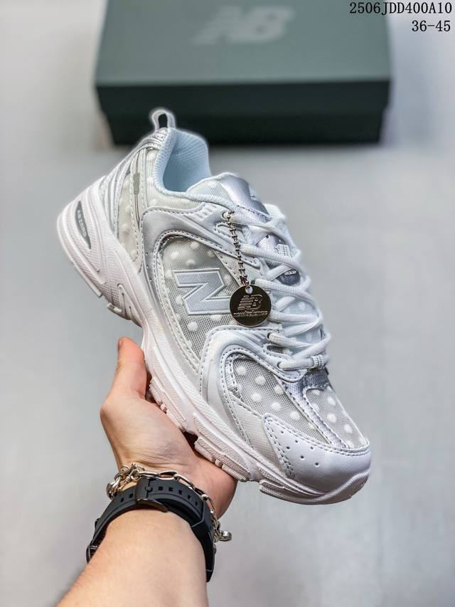 真标 新百伦 Nb530 New Balance 530 复跑古鞋Nb530这鞋双确实是Nb家经复典古款式之一，以全科新技诠释，成打功造530鞋款。鞋面保在持5