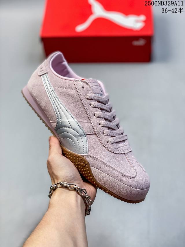 Puma 彪马 男女鞋真标半码制，原楦开发版型，采用软质荔枝纹纤维革组合翻毛皮饰片鞋面材质，内嵌加厚Oftfoam+ 鞋垫，外置环保切片组合防滑橡胶外底乘胜追击