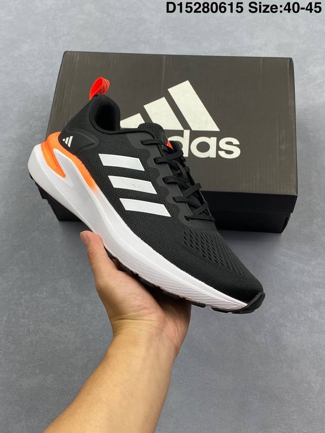 阿迪达斯Adidas Eq22 Run 复古跑鞋 鞋身材质为全网眼面料，保证了足够的透气性。后跟处的 Tpu 片可以让双脚更加稳定，且包裹感更强。中底采用全掌