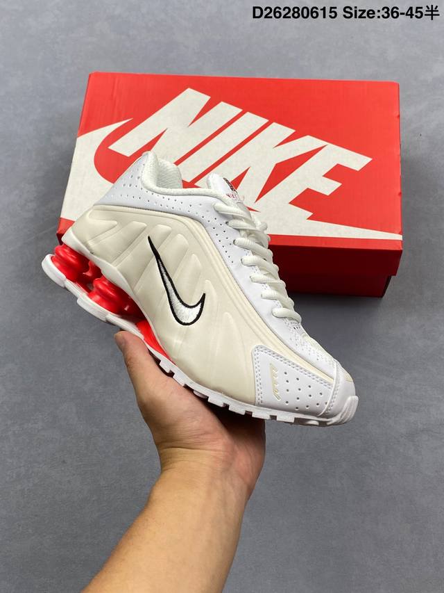 Nike Shox Mr4 世纪战履 经典轮回再现 牙买加裔英国设计师 Martine Rose 今番再携去年与 Nike 合作推出联名鞋款 该鞋款最初于品牌
